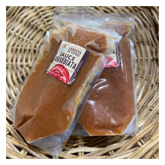 Parfaite pour confectionner une bonne lasagne biologique; la sauce arrabbiata des Jardins de Sophie de St-Fulgence sera l'idéal