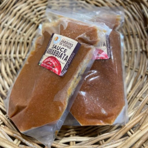 Parfaite pour confectionner une bonne lasagne biologique; la sauce arrabbiata des Jardins de Sophie de St-Fulgence sera l'idéal